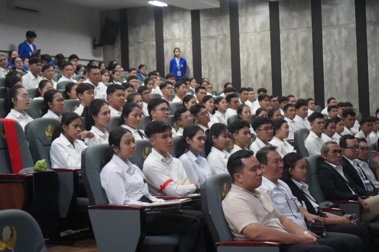 Campus Introduction and Student Development Program (PPKPM) at the Faculty of Medicine and Health Sciences, Warmadewa University Kicks Off with New Enthusiasm