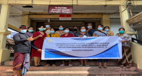 EMPOWERING TRADERS IN IMPROVING THE IMPLEMENTATION OF CLEAN AND HEALTHY LIVING BEHAVIORS TO PREVENT THE SPREAD OF COVID-19 IN PAYANGAN MARKET