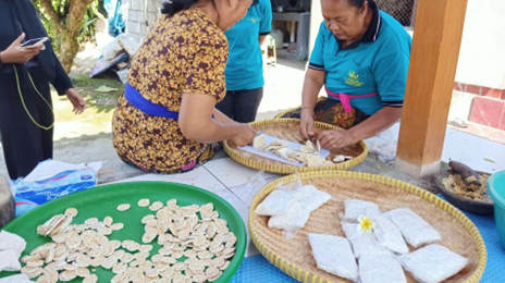 Supporting Badung Tourism Development, Farmers Asked to Process Coconuts into Innovative Products