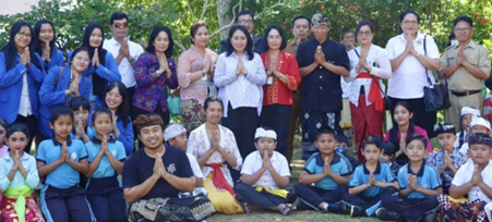 Warmadewa Faculty of Letters Trains Pasraman Gurukula Students in Culture-Based English