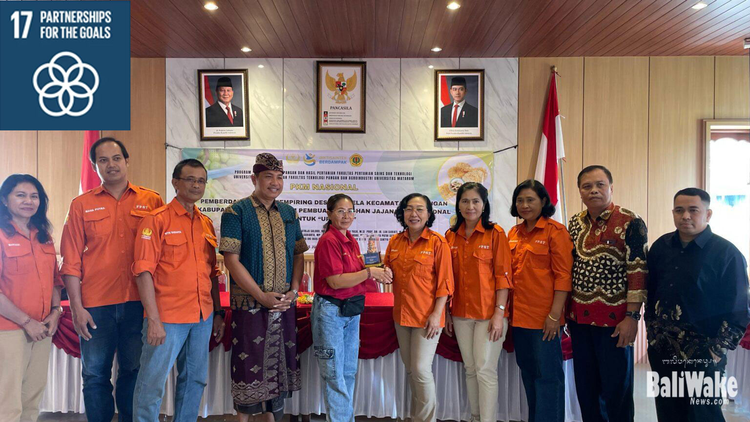 Kolaborasi Universitas Warmadewa dan Universitas Mataram Hadirkan Pelatihan Pembuatan Jajanan Bali untuk KWT Jempiring