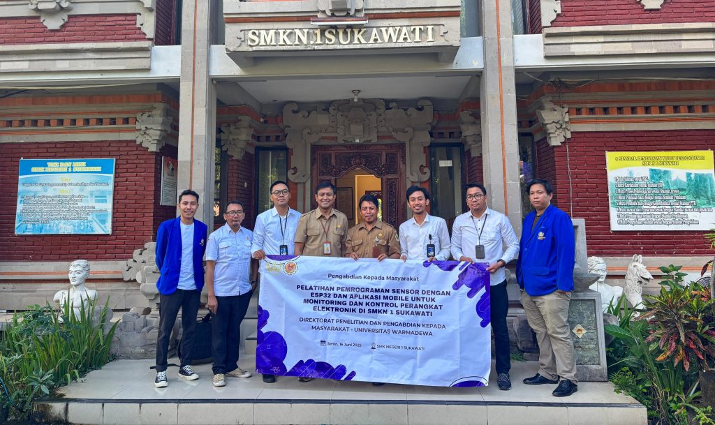 Pelatihan Pemrograman Sensor ESP32 : Dorong Pemberdayaan Teknopreneur Muda di SMKN 1 Sukawati