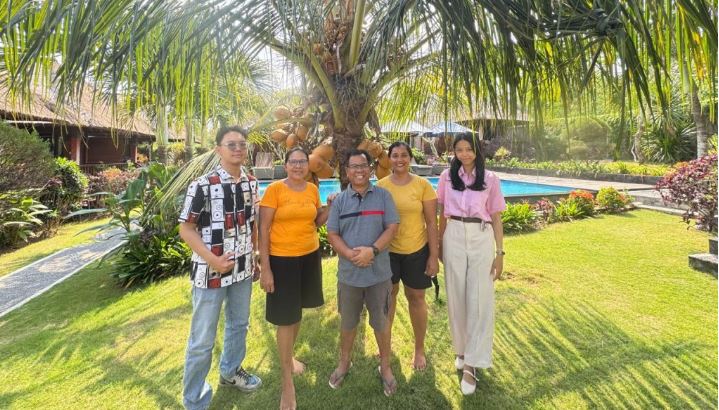 Tingkatkan Branding Lewat Digital Marketing, FS Unwar Dampingi Lembongan Mantra Huts