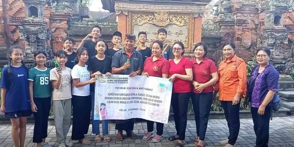 Remaja Celuk Dibekali Literasi Digital dan Keterampilan Cek Kesehatan, FKIK Unwar Soroti Dampak Medsos pada Mental dan Ekonomi
